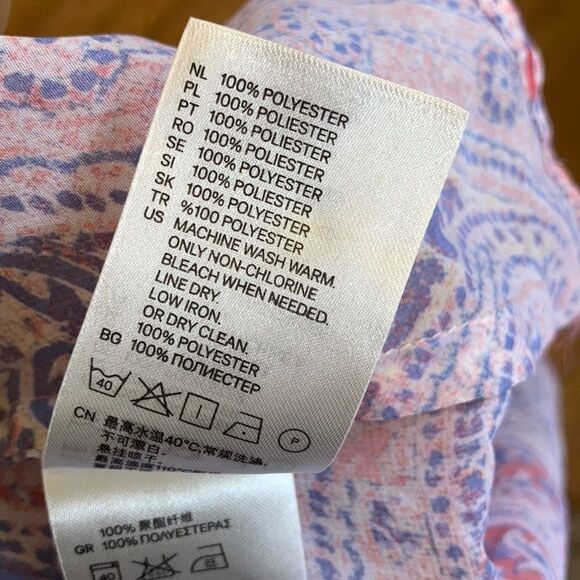 3/$20 H&M Sleeveless Buttondown with Collar - Picture 8 of 8